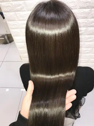 ミディアム カラー 20代半ば上質なへア ケア 髪質改善 大西のヘアスタイル