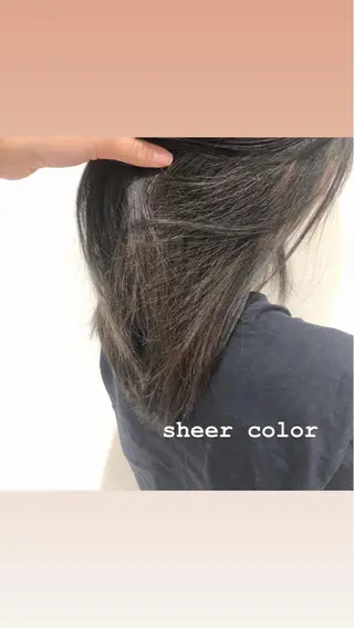 ミディアム カラー 赤阪 優奈のヘアスタイル