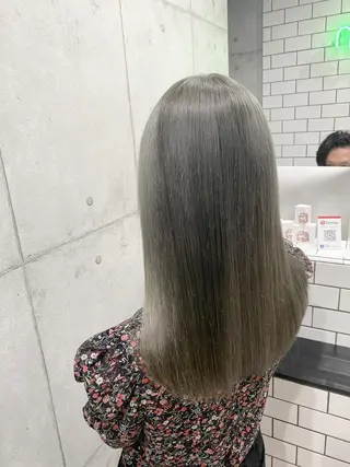 セミロング カラー newi赤羽 HINATAのヘアスタイル