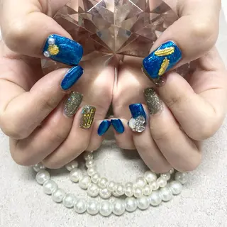 ネイル ゴテゴテ💙ワンホン リオナのネイルデザイン