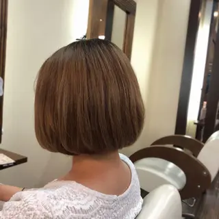 ミディアム カラー 山崎 絵莉香のヘアスタイル