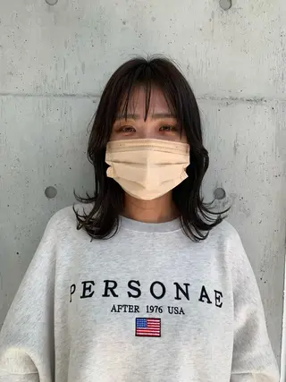 ミディアム カラー カネコ ユカリのヘアスタイル