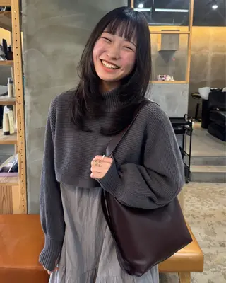 ロング 茜璃/ブリーチカラー /レイヤーカットのヘアスタイル