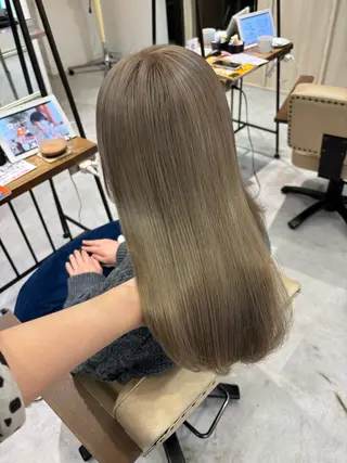 セミロング カラー 井上 真子のヘアスタイル