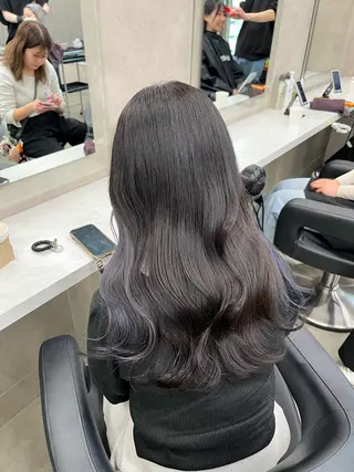 ロング 寒色＆ブリーチ特化 寒色MiOのヘアスタイル