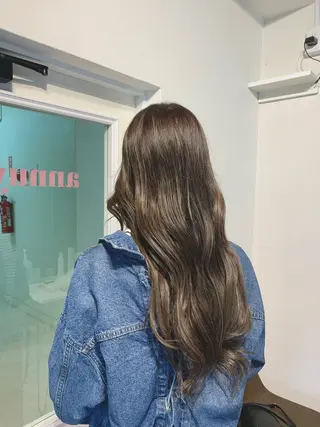 ロング カラー annuy MIHANAのヘアスタイル