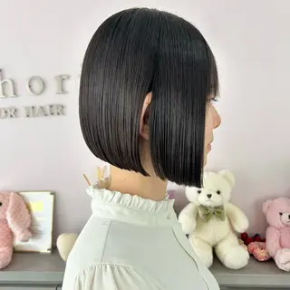 ショート 美髪矯正/艶髪カラー 🌟小顔に見えるボブのヘアスタイル