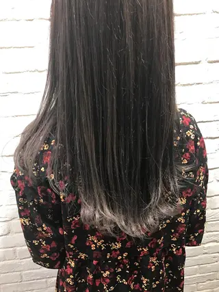 セミロング カラー UMEDA FIGAROのヘアスタイル