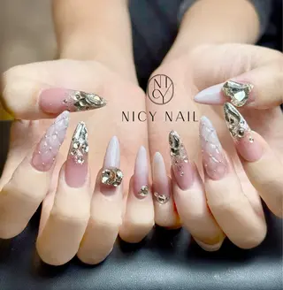 ネイル Anna_ Nicy Nailのネイルデザイン