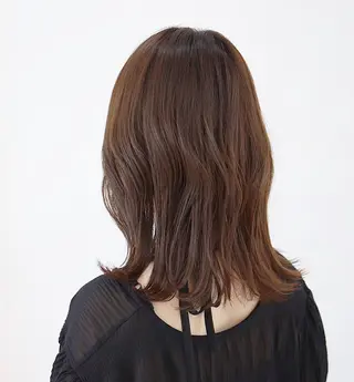 セミロング HACO所属・山元 麻里のヘアスタイル