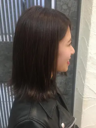 ミディアム ウルフカット／吉村 桃子のヘアスタイル