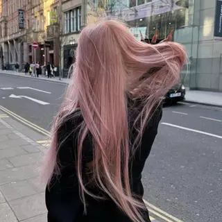 ロング カラー ヘアアレンジ メンズ 盛れ韓国ハイトーン 🎀Himari🎀のヘアスタイル