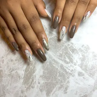 ネイル repos~ルポ~所属・里見 麗のネイルデザイン