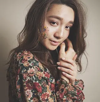 ミディアム カラー ✨艶ブリーチカラー ✨四ノ宮裕己のヘアスタイル