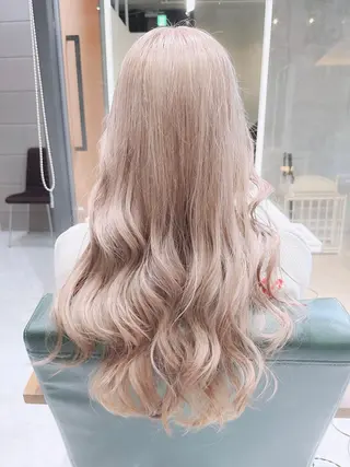 ヘアアレンジ ロング カラー 𝐑𝐈𝐍𝐊𝐀 🐣🩷のヘアスタイル