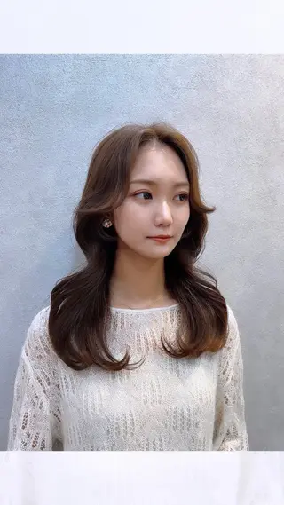 ミディアム カラー ヘアアレンジ 🩷韓国ヘア/ヨシン モリ🩷Maikaのヘアスタイル