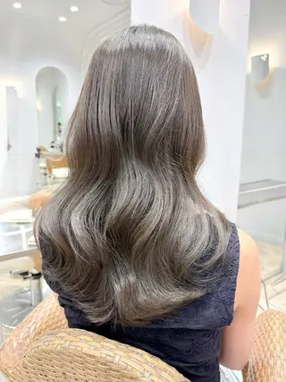 ロング hayato/透明感 カラー/グレージュのヘアスタイル