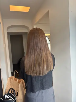 セミロング カラー 栗林 茉那のヘアスタイル