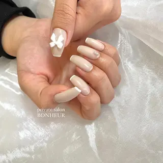 ネイル BONHEUR Annaのネイルデザイン