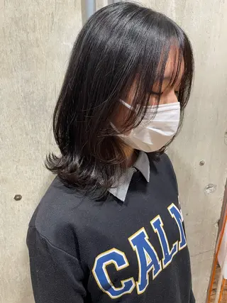 ミディアム ワタナベ アオイのヘアスタイル