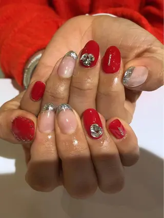 ネイル 指名支持率NO.1 スタイリストのヘアスタイル