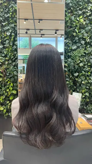 ロング Lolonois 森ノ宮/RINのヘアスタイル