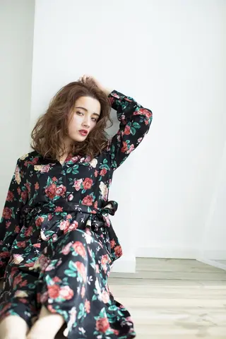 ミディアム 鈴木 奈波のヘアスタイル