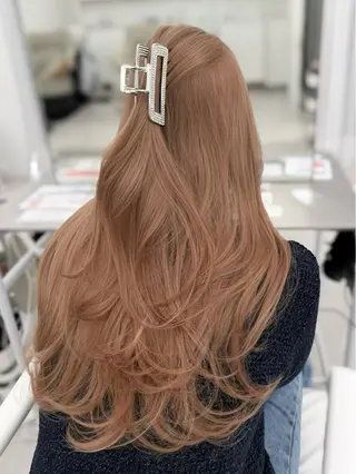 ロング カラー 顔まわりの神様✨ 透明感カラー藤嶋秀幸のヘアスタイル