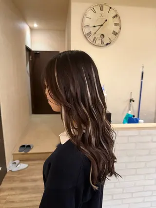 ロング MAHAE 廣瀬のヘアスタイル