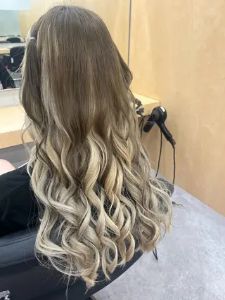 ロング ヘアアレンジ 🎀透明感 カラー🎀ミズキのヘアスタイル