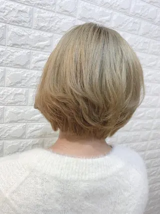 ミディアム カラー 福森 みずきのヘアスタイル