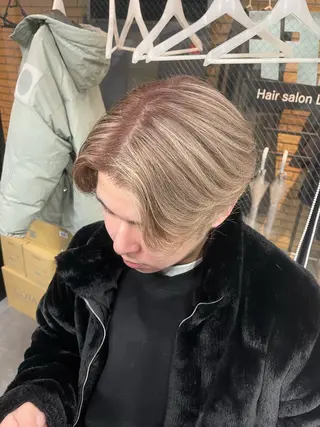 ショート LAFF心斎橋店所属・ブリーチ縮毛矯正 LAFFYuiのヘアスタイル