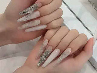 ネイル KARI ネイルサロンのネイルデザイン