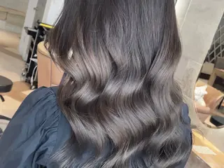 ロング カラー 大西 天使のヘアスタイル