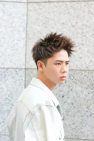 ショート メンズ メンズ特化カットパー マカラー坂田柊のヘアスタイル