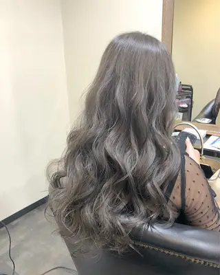 ロング ヤマグチ ヒカルのヘアスタイル