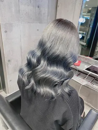 カラー デザインカラー MIKU🦋のヘアスタイル