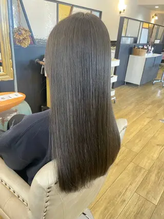 カラー THREE所属・透明感カラー/ ayanaのヘアスタイル