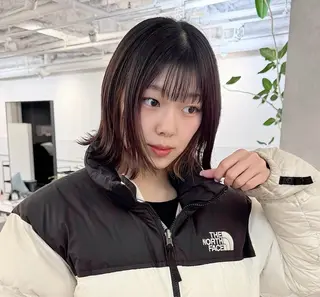 ミディアム foto所属・𝐁𝐋𝐔𝐄𝐓 /カット特化/新宿のヘアスタイル