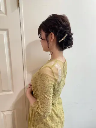 セミロング カラー ヘアアレンジ MIOベージュカラー 柔らかいカラーのヘアスタイル