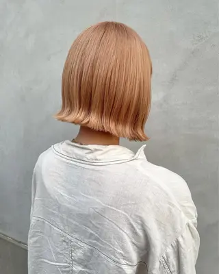 ミディアム あやか/ベージュ /透け感カラーのヘアスタイル