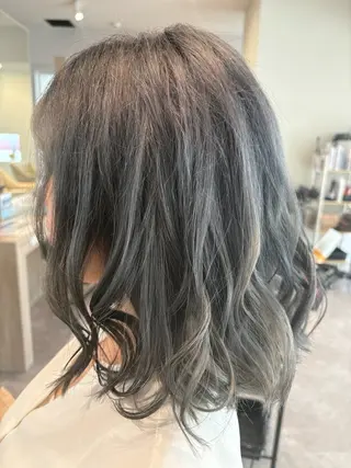 カラー 五ノ井 一世のヘアスタイル