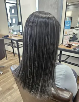 セミロング 山田 一輝のヘアスタイル