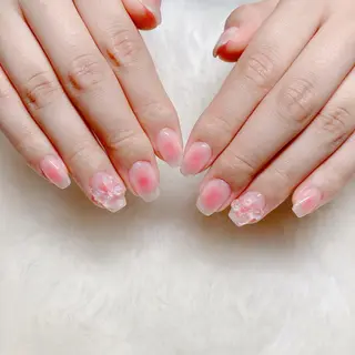 ネイル 根津 綾子のネイルデザイン