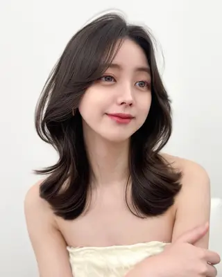 ミディアム 韓国ヘア　紗希 🦋のヘアスタイル
