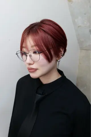 ショート カラー 𝙱𝙻𝙴𝙽 𝚋𝚢 𝚍𝚘𝚝.所属・🤍BLEN 窓🤍のヘアスタイル