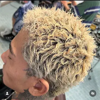 ショート オシャレ館タムラ所属・上戸鎖 宏樹のヘアスタイル