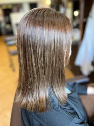 ミディアム U HARUNAのヘアスタイル