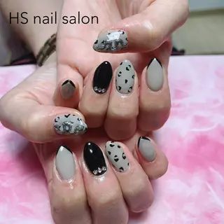 ミディアム hs nail salonのネイルデザイン