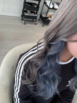 カラー MOMOKA /　Lapis大名店のヘアスタイル